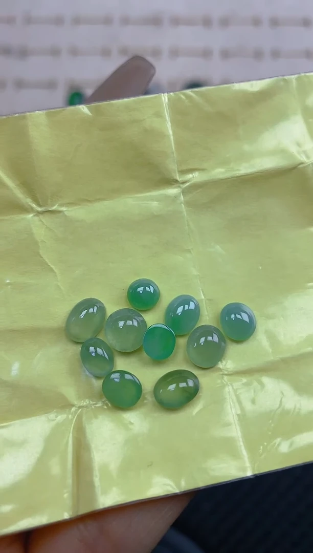 翡翠裸石天然翡翠蛋面10