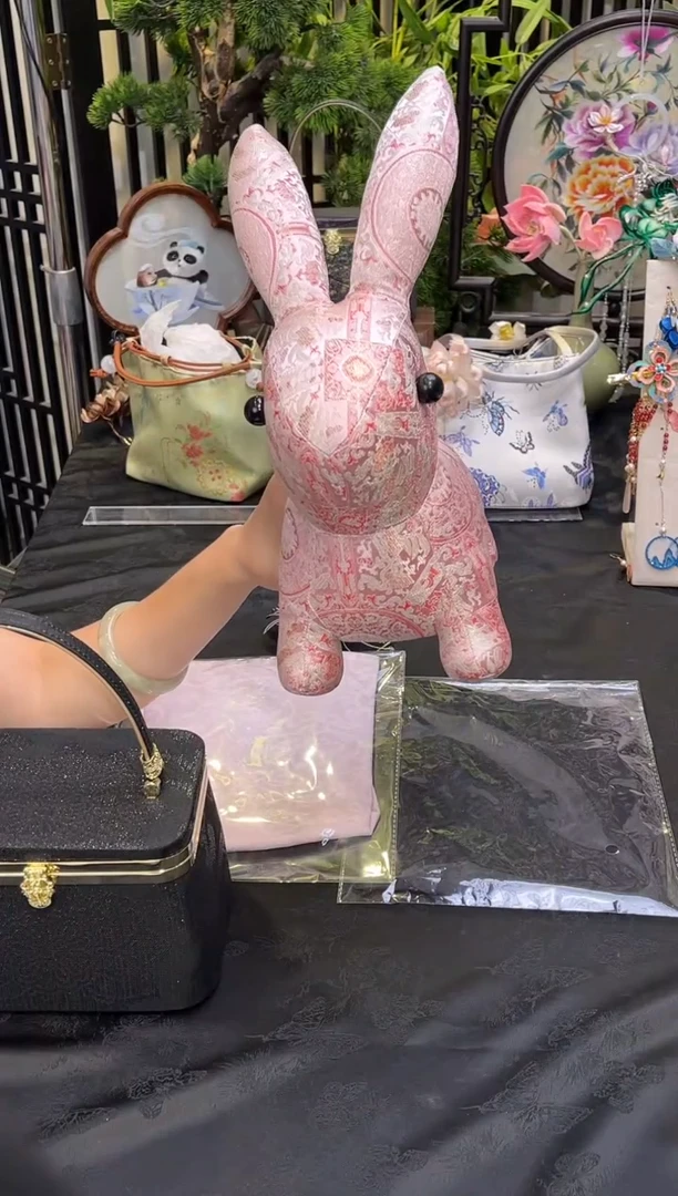 织绣嘉****人非遗绒花手工饰品