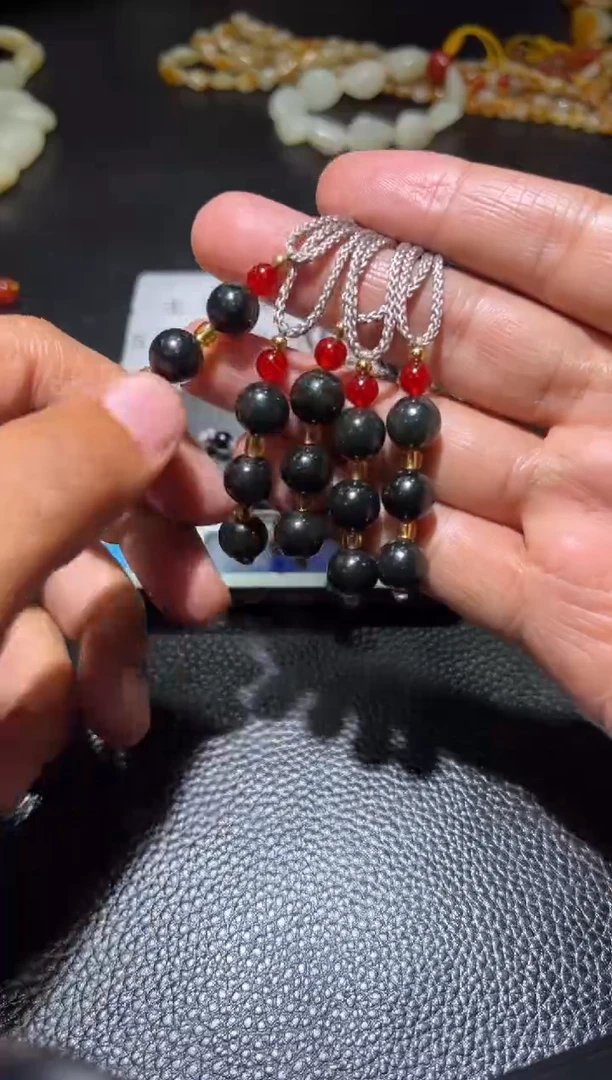 和田玉未镶嵌吊坠(赠链)和田玉