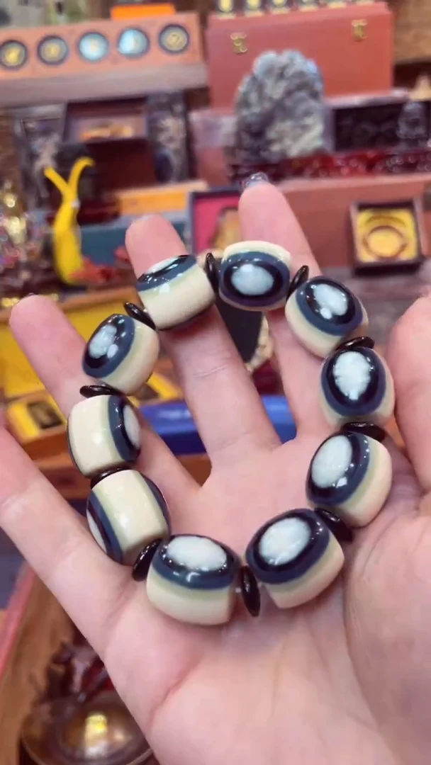 【闪购商品】蓝眼手串