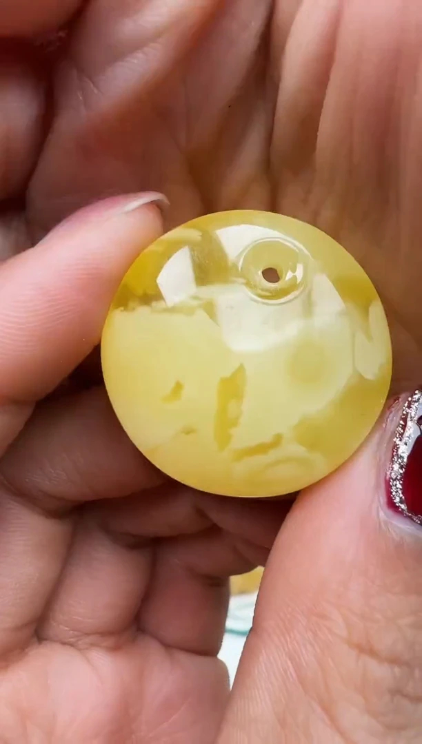 【闪购商品】琥珀裸石未镶嵌挂坠