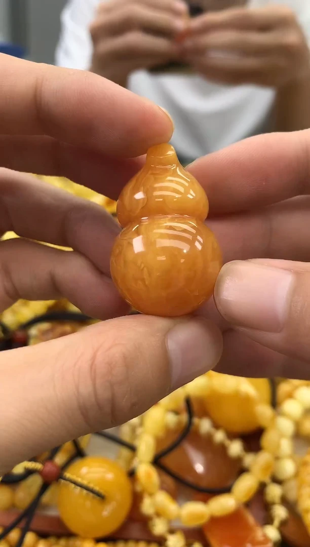 裸石蜜蜡未镶嵌葫芦