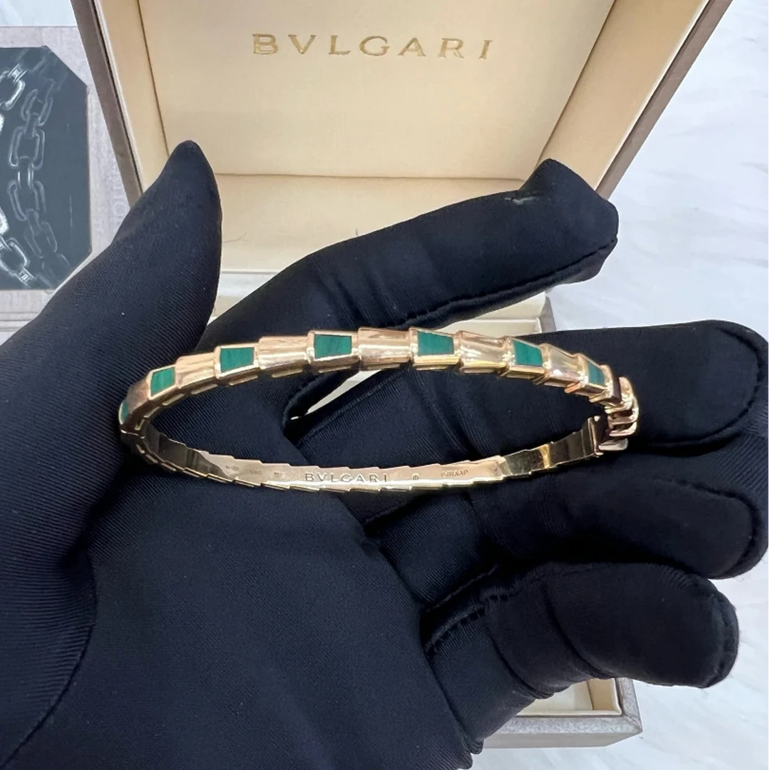 99新 BVLGARI/宝格丽 小花6珊 窄版蛇骨手镯 孔雀石18K黄金 S