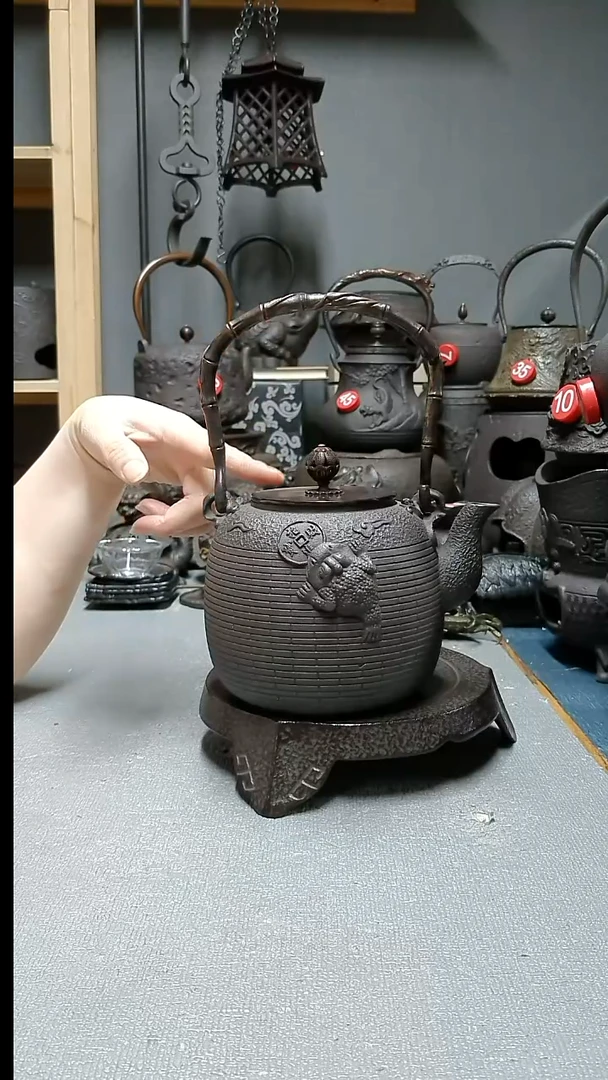 铸铁铁壶无涂层手工壶金蟾献宝1200毫升