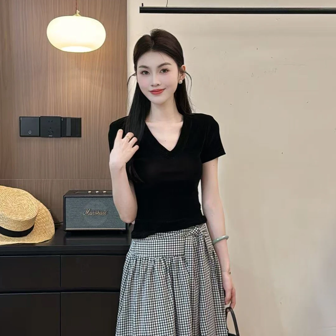 法式设计感V领短袖T恤上衣女2025夏季韩版时尚气质显瘦百搭小衫潮
