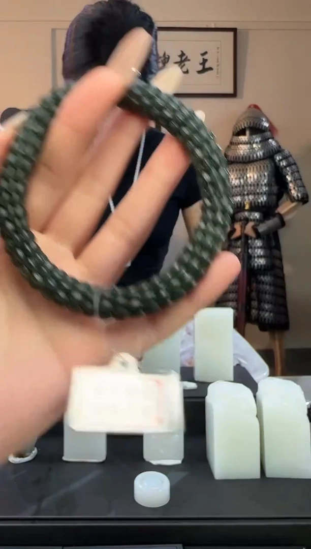 颈饰未镶嵌和田玉青玉莲花手串