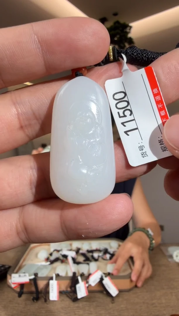 颈饰未镶嵌和田玉1