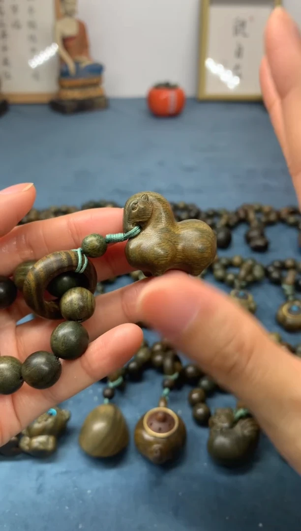 【闪购商品】维腊木（绿檀）把件唐马 盘玩件