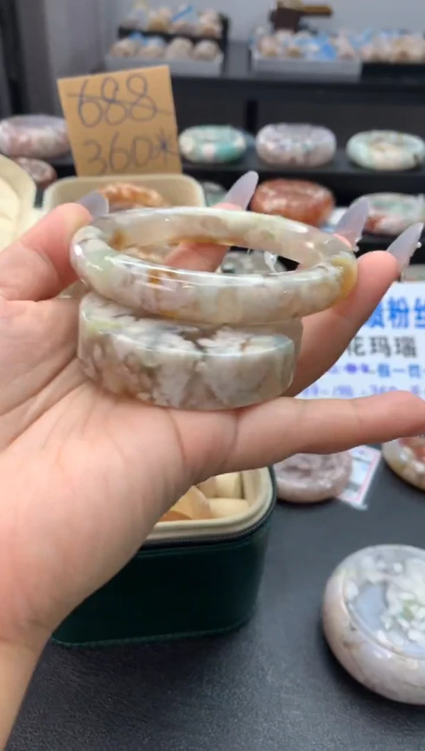 未镶嵌手镯石英质玉（59-60圈口）赠送镯心