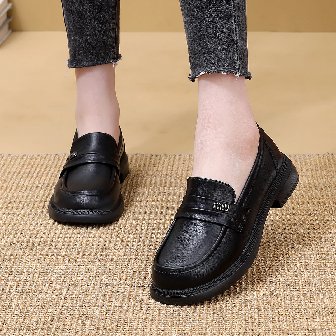 2025春秋款英伦风小单鞋黑色百搭休闲皮鞋圆头乐福鞋软底工作女鞋