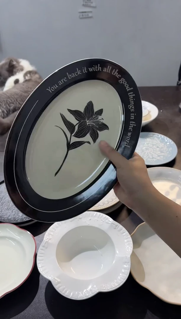 陶直播微瑕黑花鱼盘*1