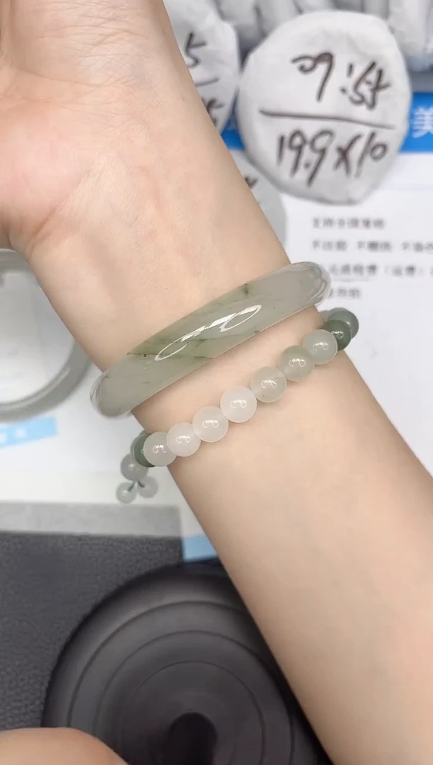 石英质玉手镯未镶嵌285-58.7