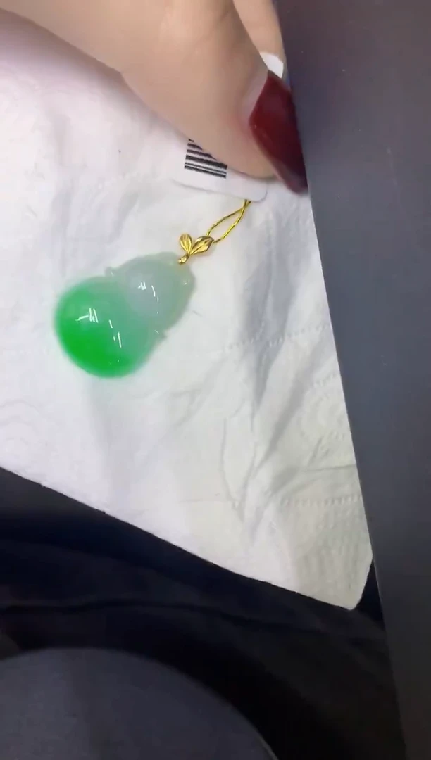 颈饰18K金镶嵌翡翠缅甸天然翡翠A货