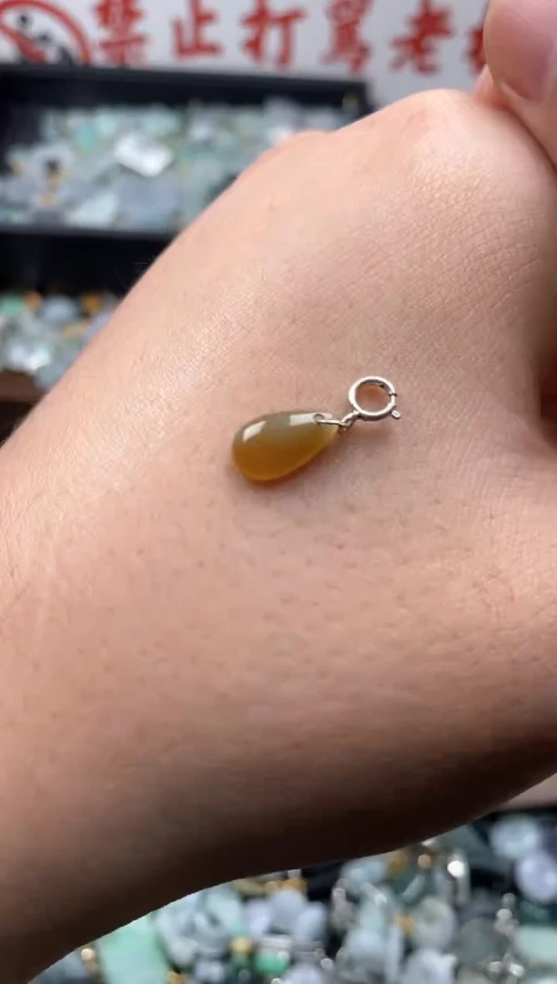 【闪购商品】翡翠颈饰未镶嵌哥哥