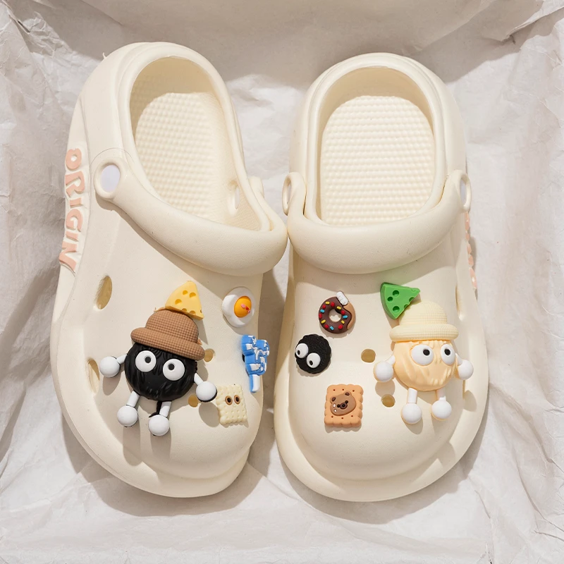 洞洞鞋女款2025新款爆款防滑踩屎感舒适外穿厚底夏季亲子儿童凉鞋