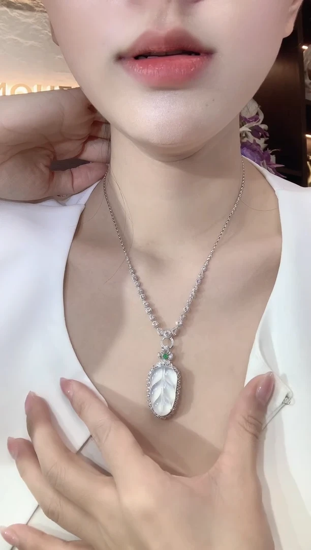 吊坠(不含链)18K金镶嵌翡翠C30