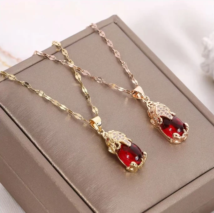 钛钢铅玻璃项链 2025新款复古风貔貅项链时尚百搭锁骨链饰品