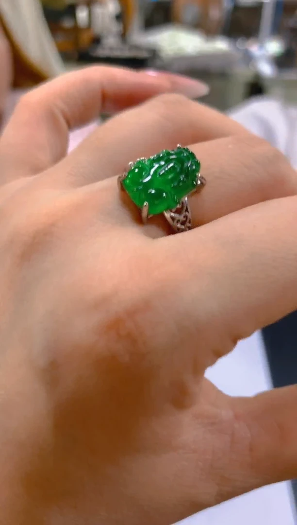 翡翠戒指未镶嵌多样性发一