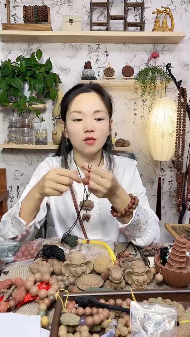 泥塑红麝葫芦