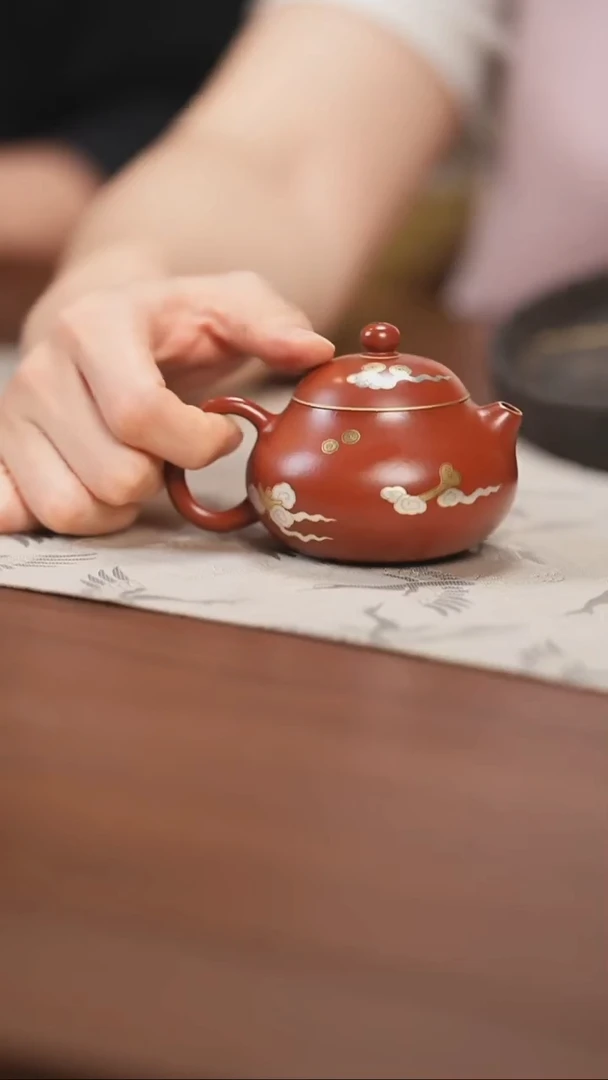 祥云紫砂壶一个非常漂亮