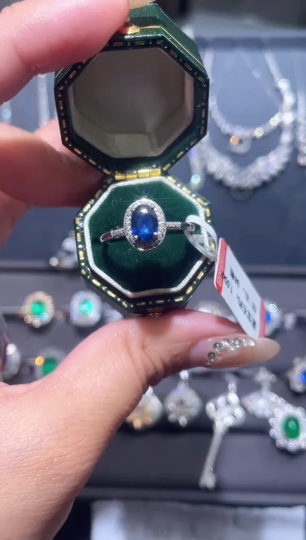 【闪购商品】蓝宝石戒指18K金镶嵌蓝宝石戒指