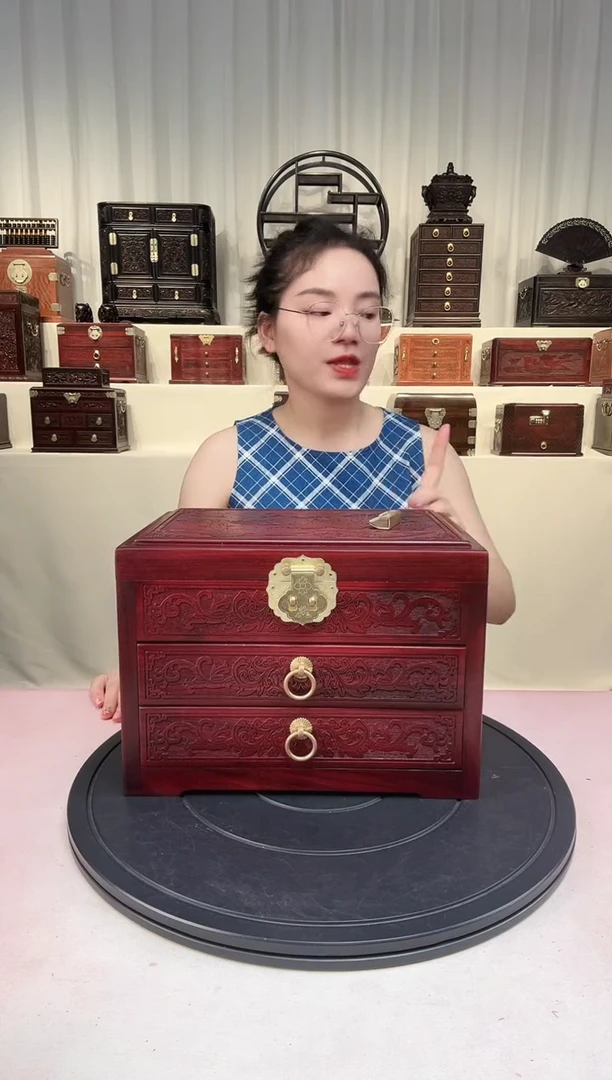 紫檀木类成套家具莲年有余