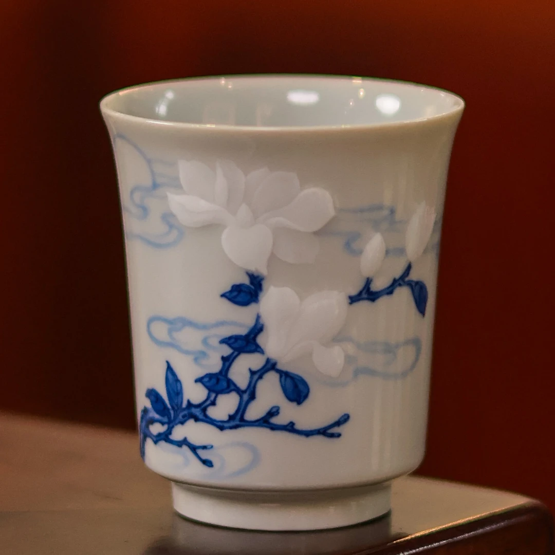 至臻方远亭亭玉立玉兰杯纯手工手绘景德镇青花雕刻主人杯单杯