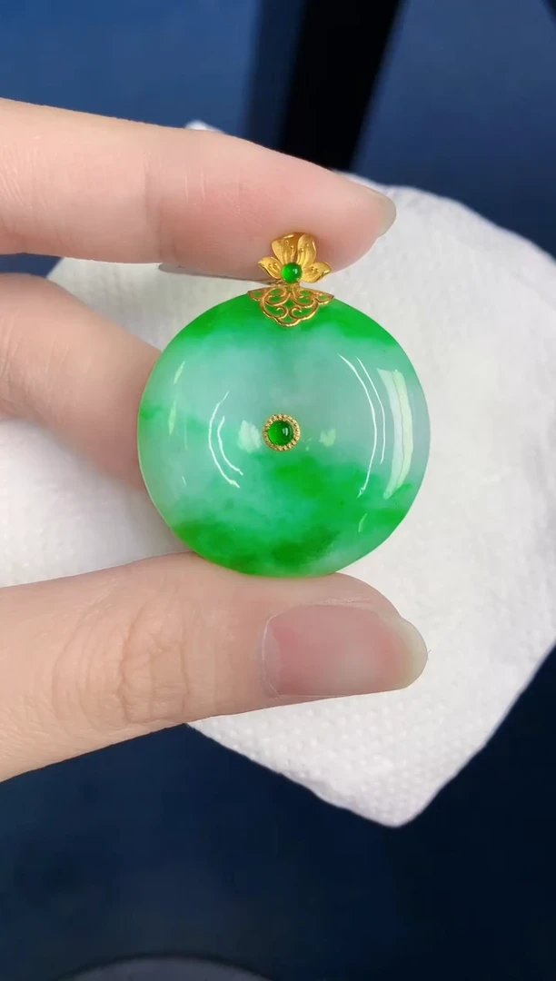 颈饰18K金镶嵌翡翠天然翡翠缅甸A货