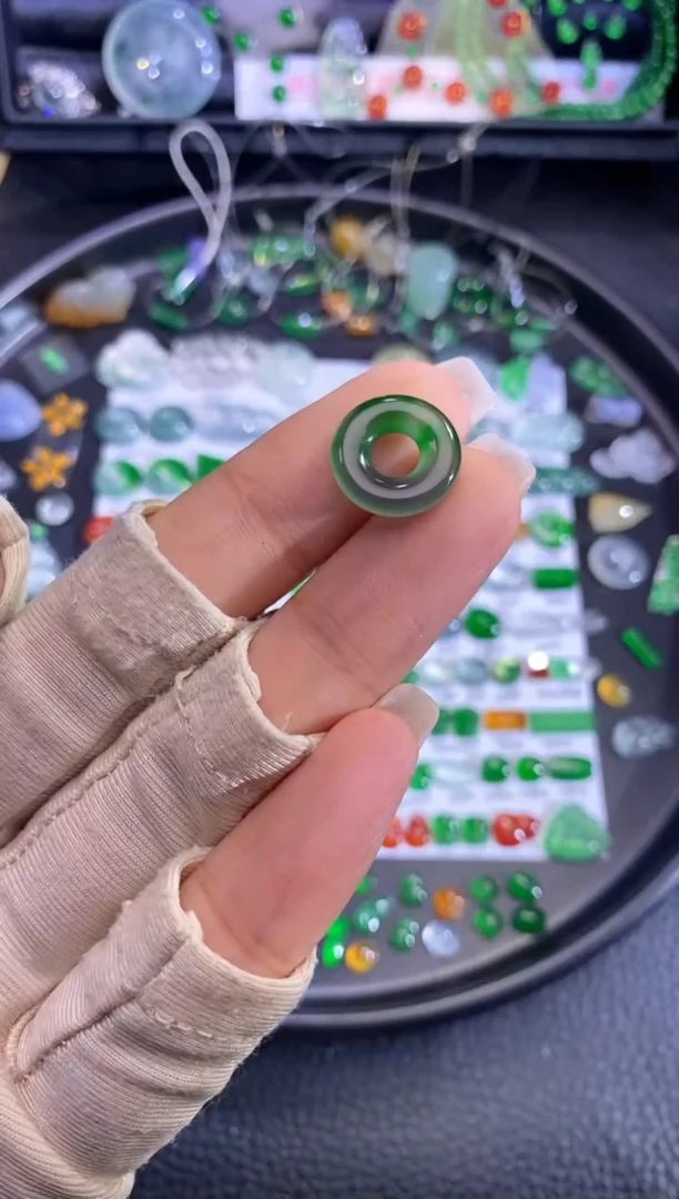 未镶嵌挂件翡翠圈圈