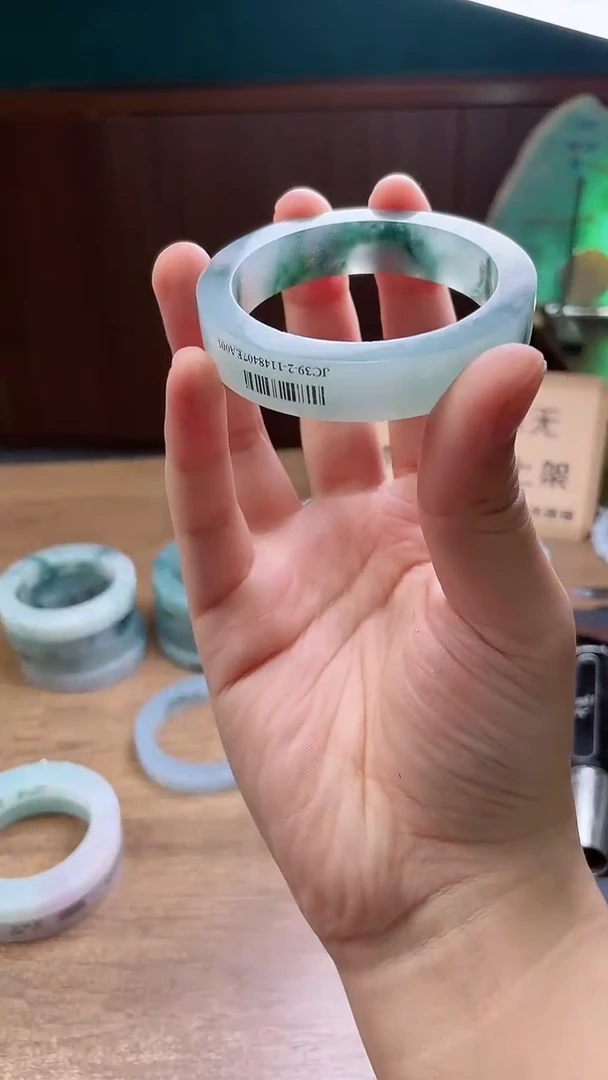 定制翡翠手镯未镶嵌呢*定制