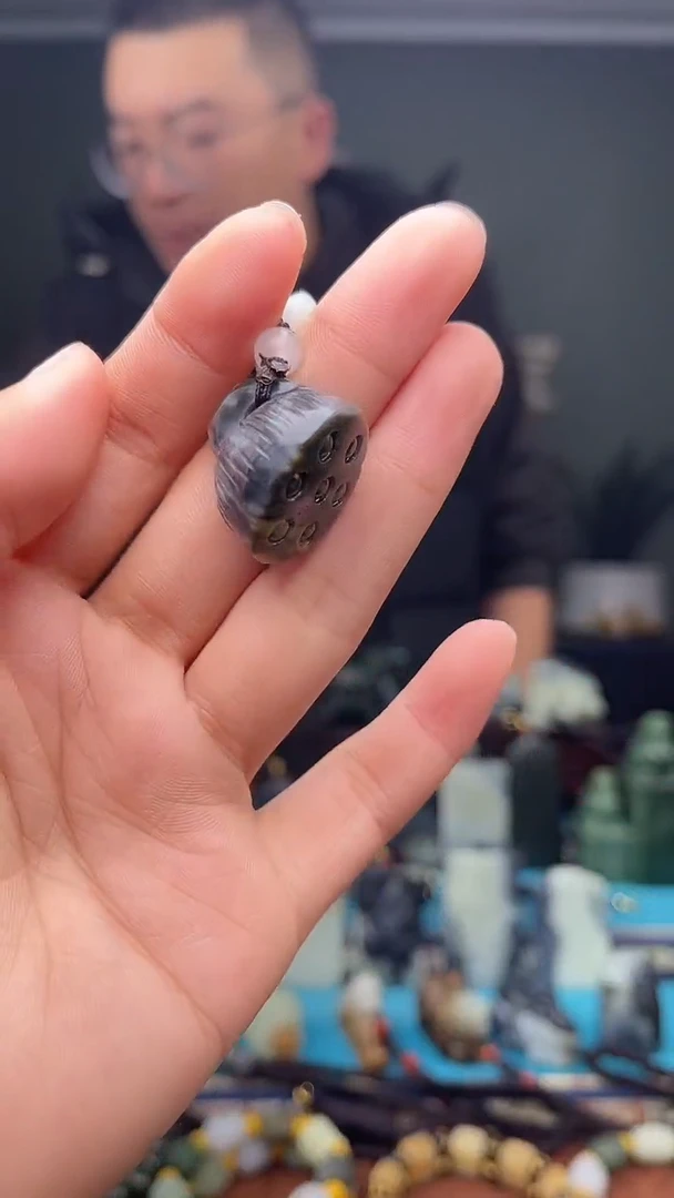 未镶嵌和田玉挂件1