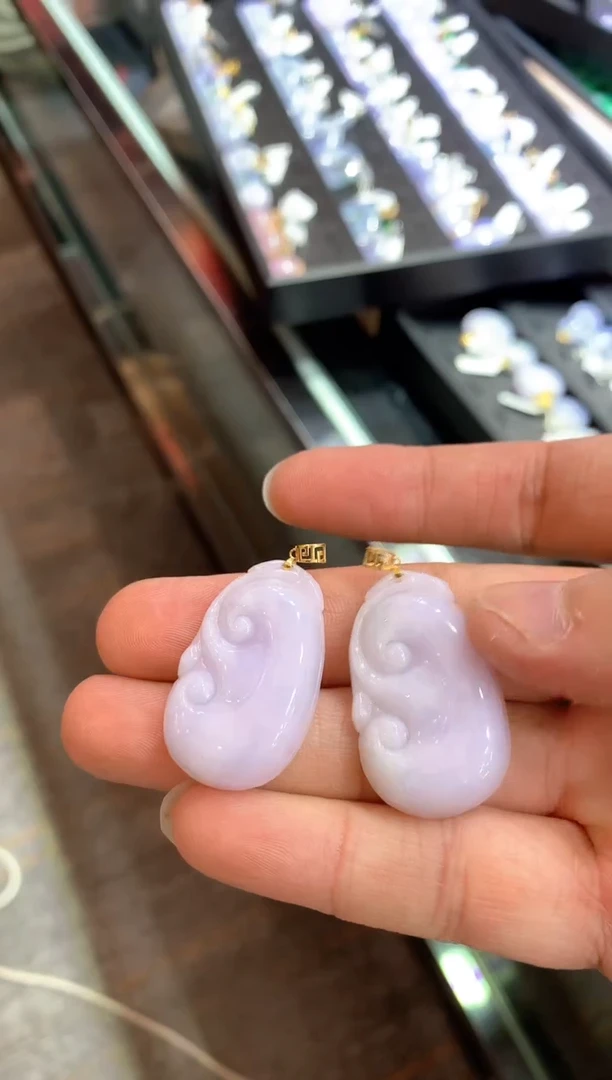 【闪购商品】翡翠吊坠(不含链)18K金镶嵌如意多样性发货