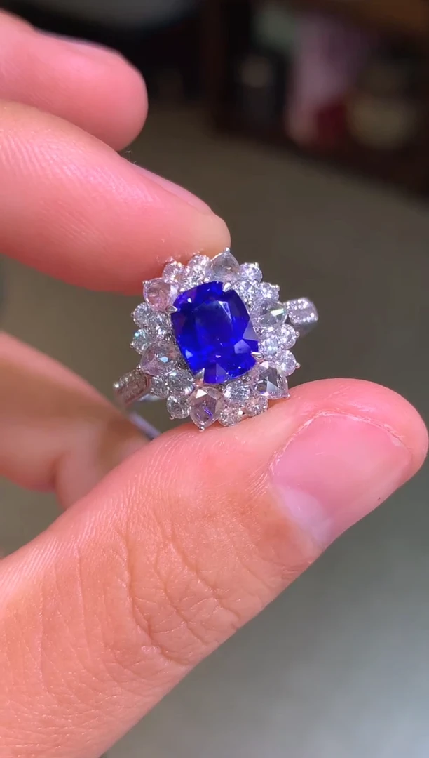 戒指蓝宝石18K金镶嵌2.13CT