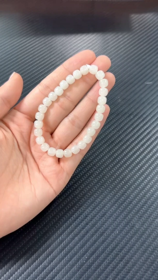 和田玉未镶嵌手串黑山微色差卡6*7mj