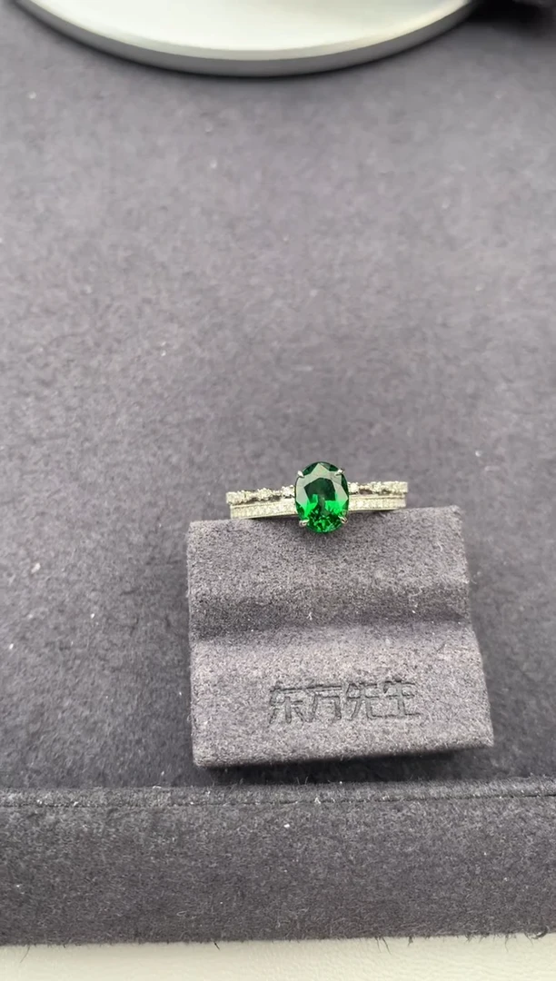 18K金镶嵌戒指石榴石1.1ct沙弗莱 定制  FH