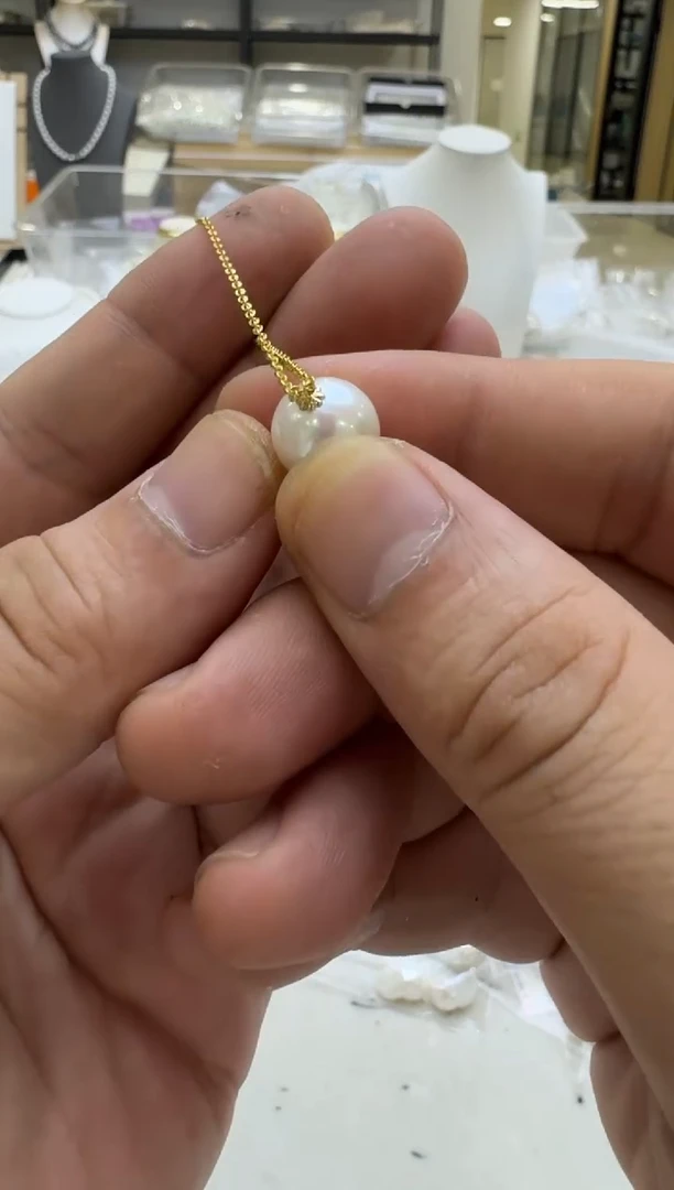 淡水珍珠18K金镶嵌吊坠(赠链)11-12mm 金珠帽
