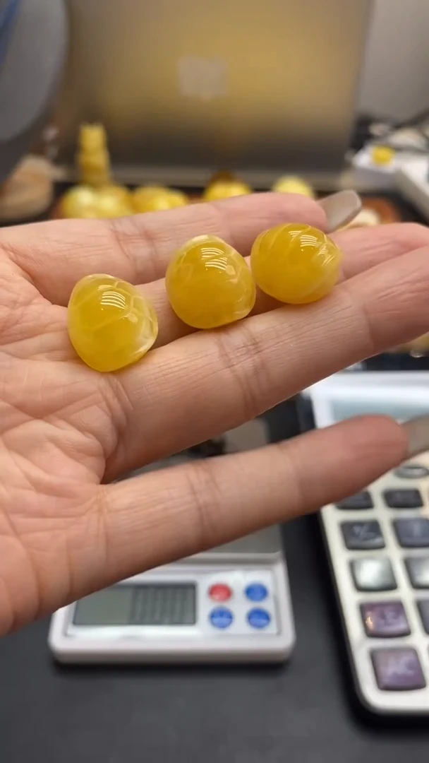 琥珀未镶嵌珠宝奇石818多样性发其一默认有瑕