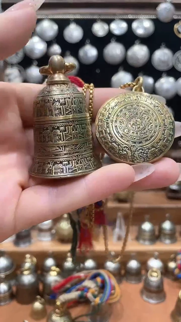 记**你阿兹特克太阳历石盒子和铃铛