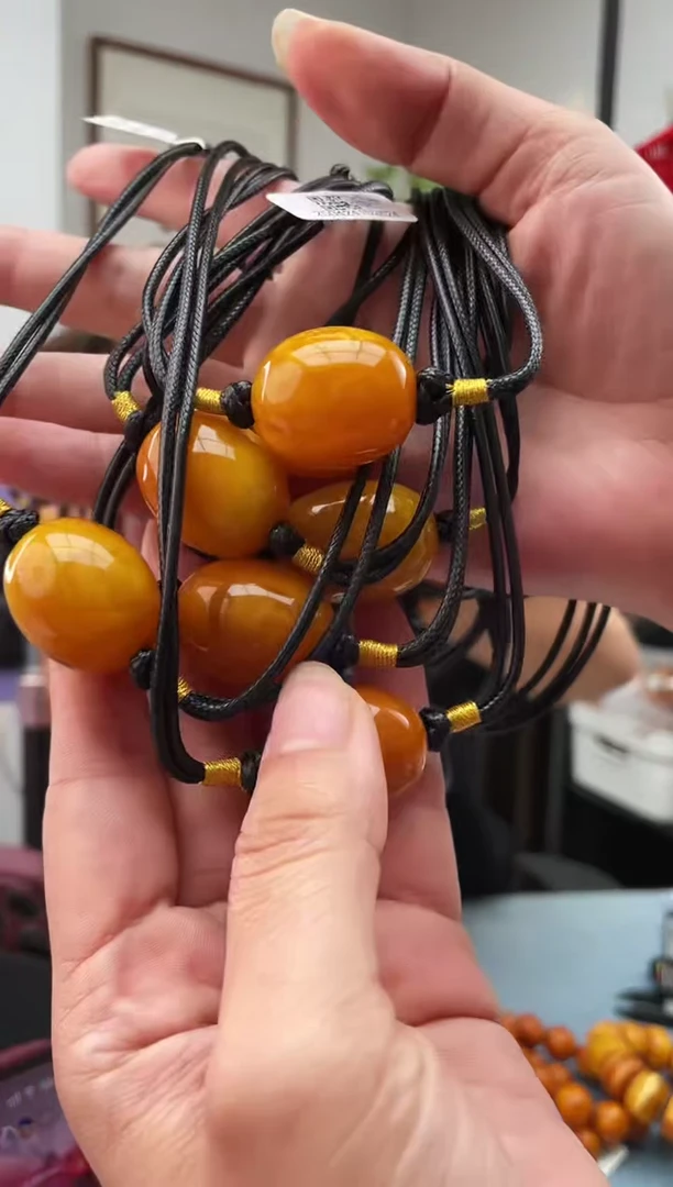 未镶嵌琥珀珠宝奇石多样性发一