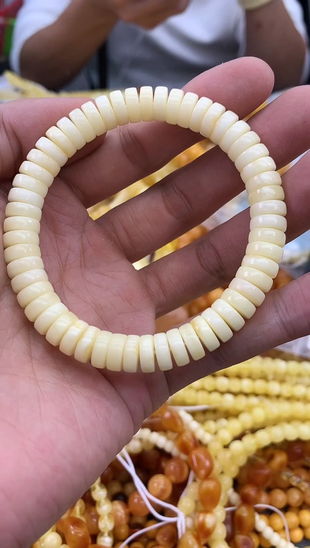 裸石蜜蜡未镶嵌手串