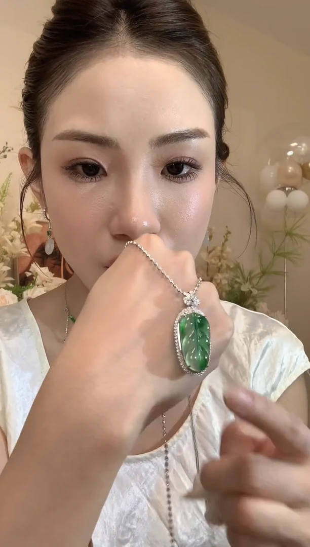吊坠(不含链)18K金镶嵌翡翠A65