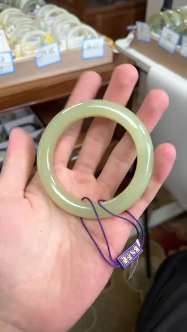 未镶嵌手镯和田玉56-