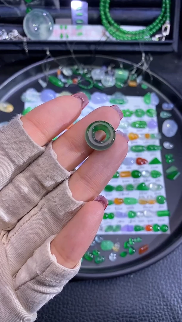 未镶嵌挂件翡翠圈