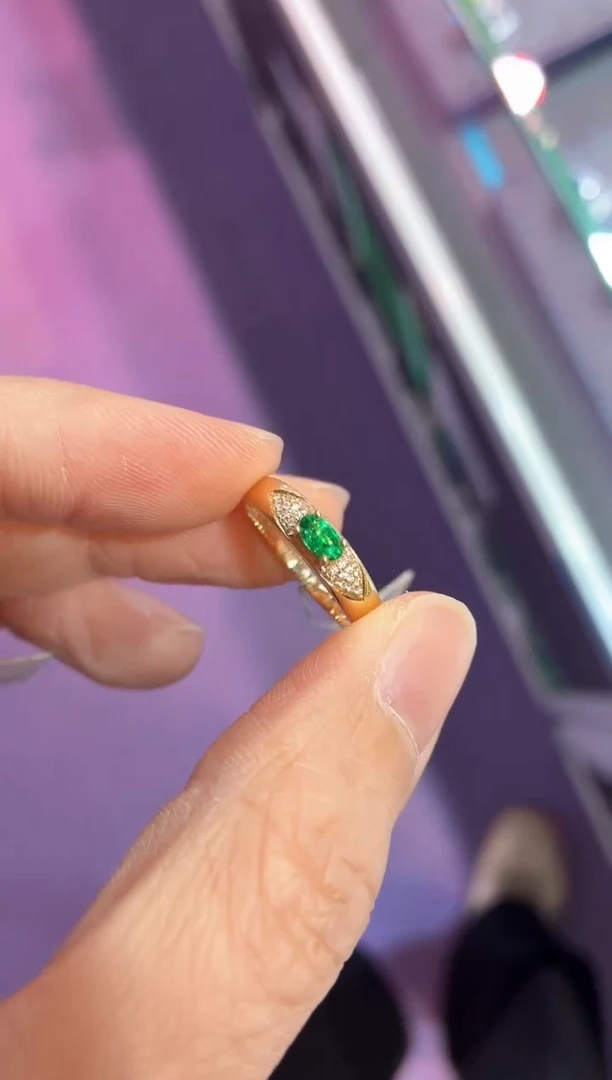 18K金镶嵌戒指祖母绿【闪购】0.26ct/同步展会价
