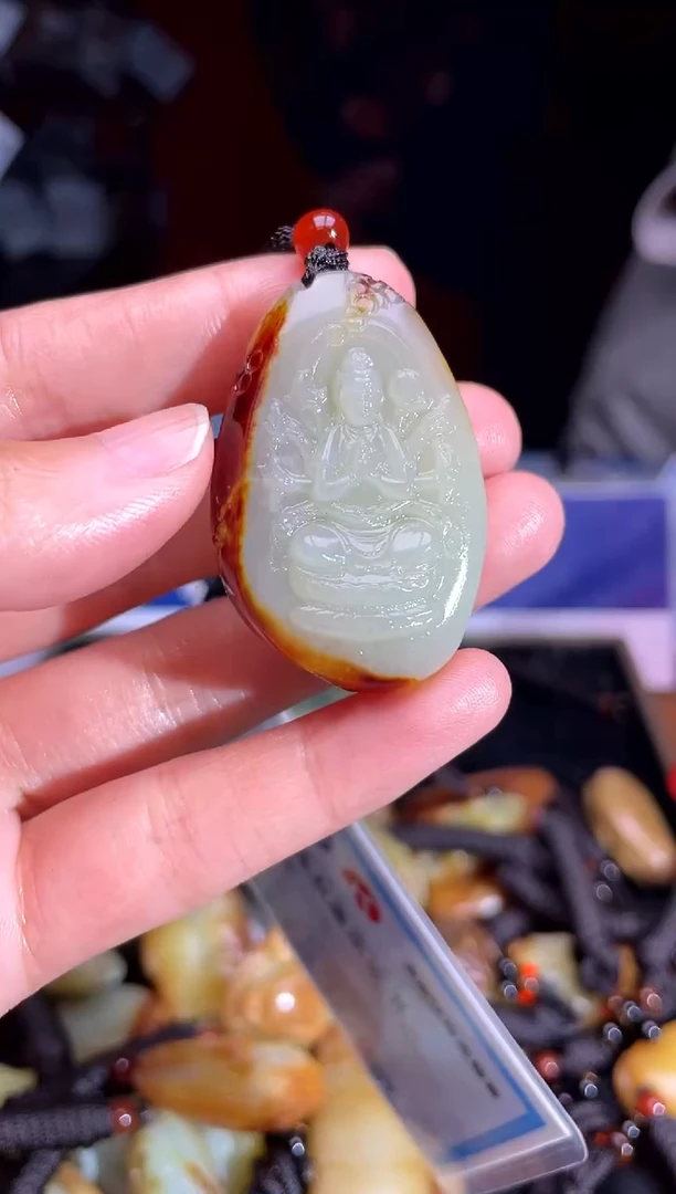 和田玉未镶嵌颈饰1