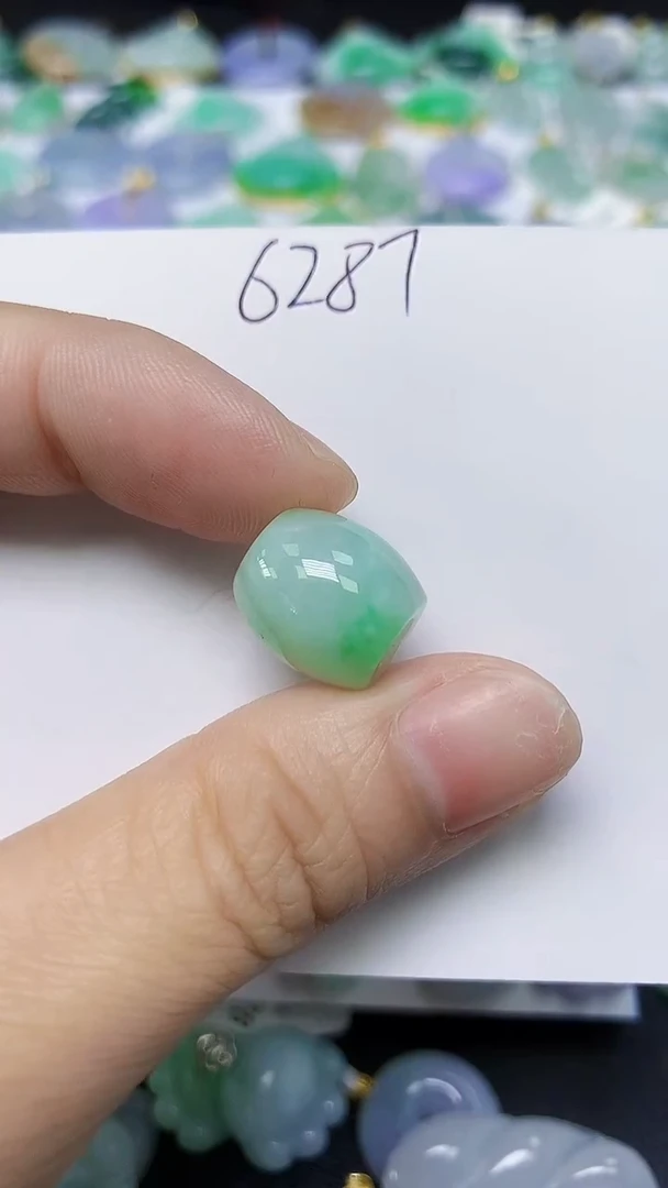 翡翠未镶嵌颈饰 天然缅甸翡翠A货