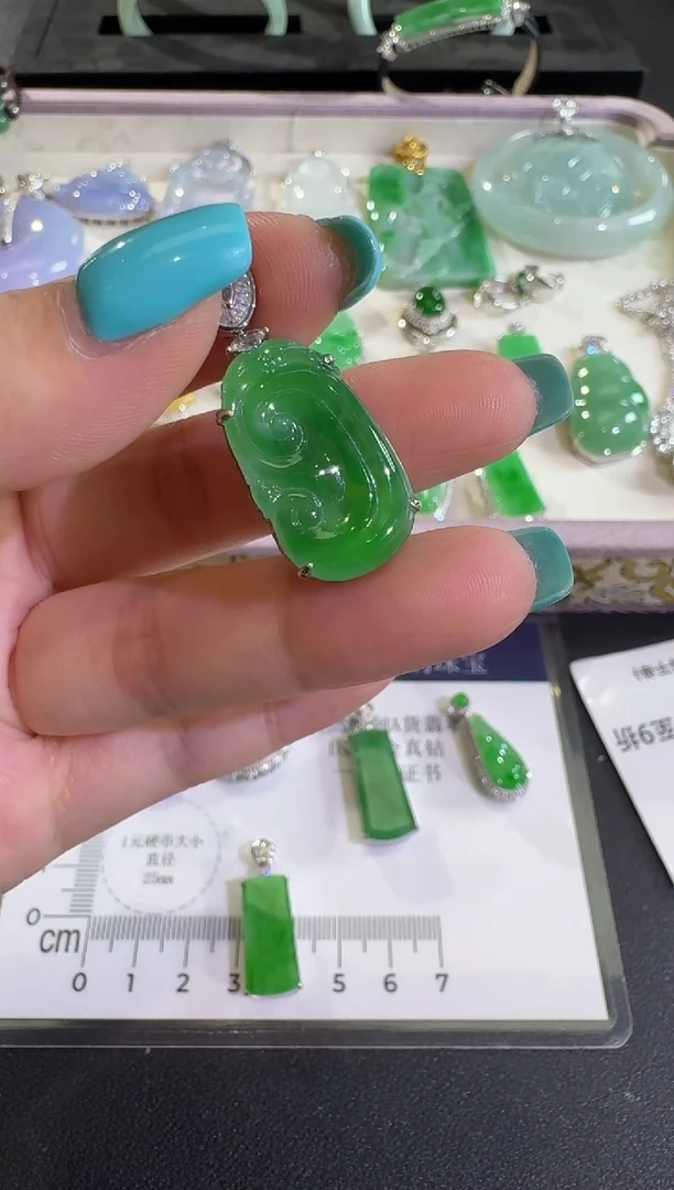 吊坠(不含链)18K金镶嵌翡翠【源头工厂】钻石镶嵌