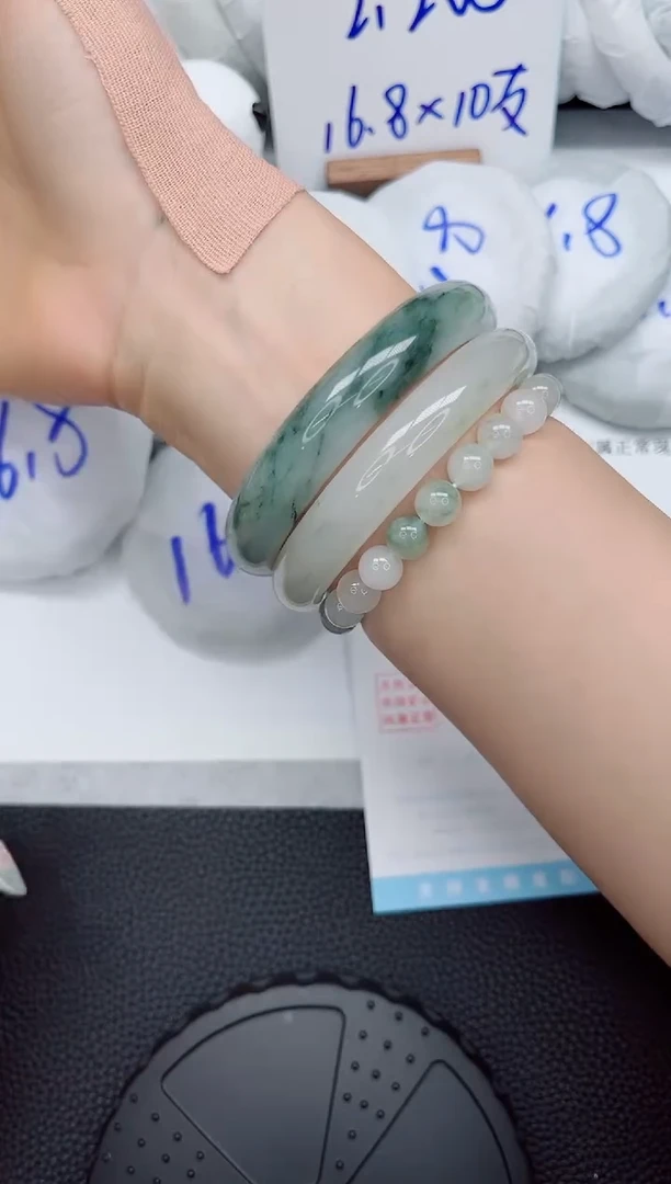 石英质玉手镯未镶嵌102-60.7