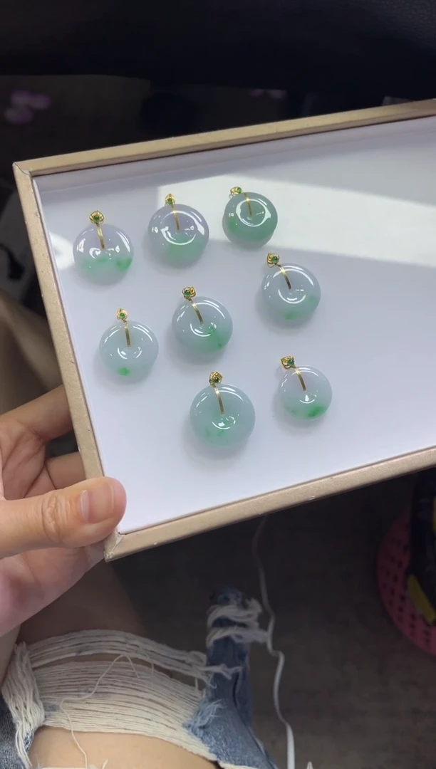 颈饰18K金镶嵌翡翠T58 /多样性发一件/配绳子