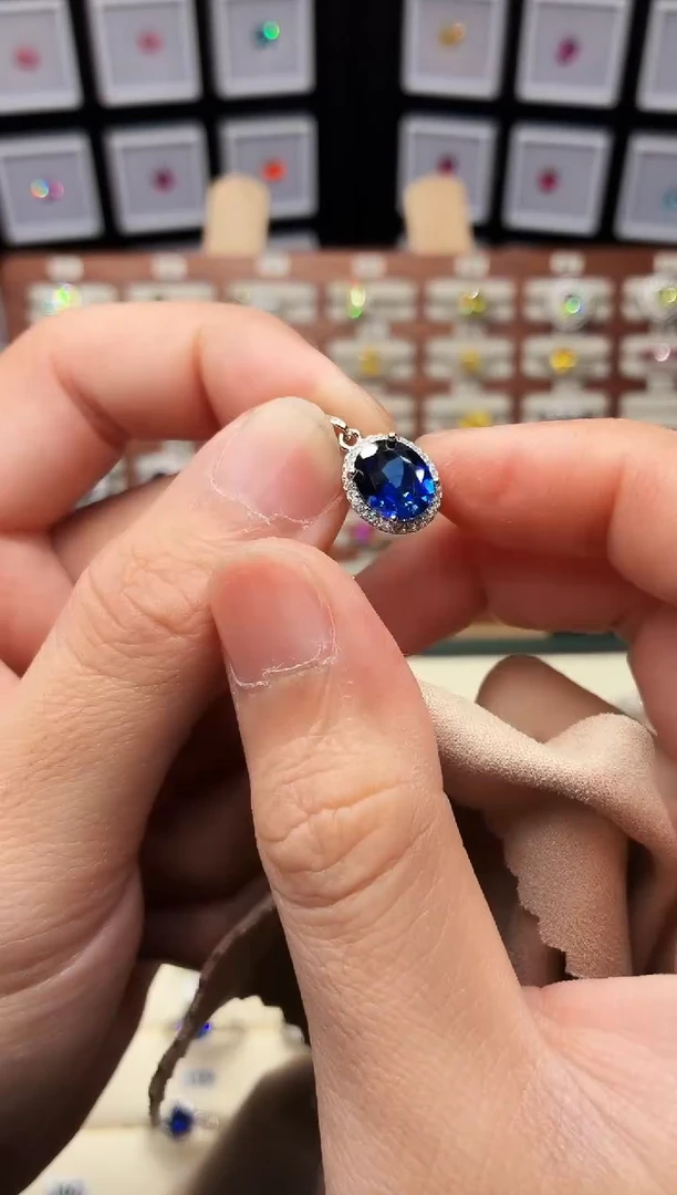 吊坠(赠链)蓝宝石银S925镶嵌1888